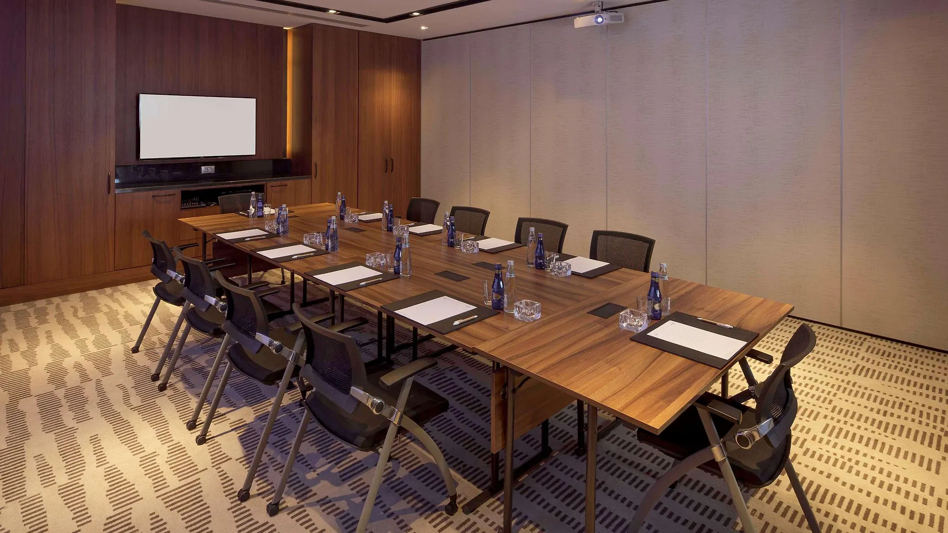 Moevenpick Istanbul Hotel Golden Horn 5*,